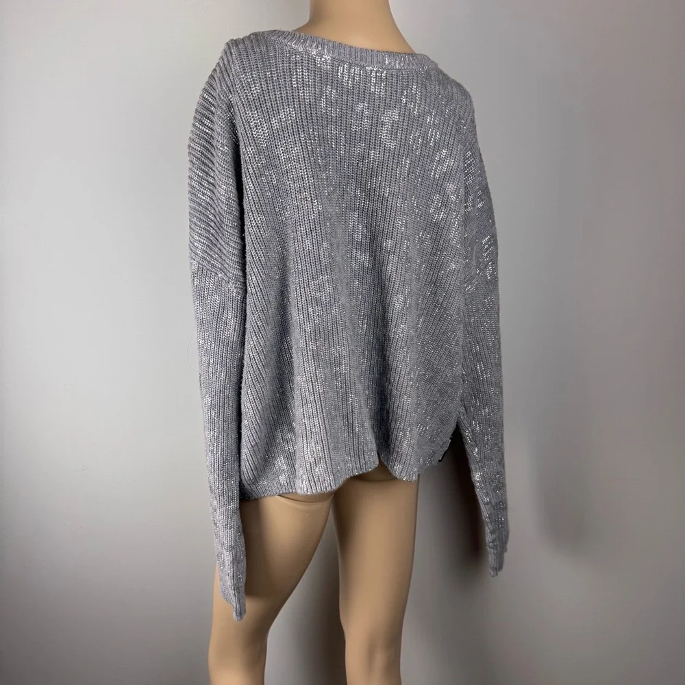 DKNY Jeans 100% Cotton Gray & Metallic Silver‎ Animal Print Size L Crew Sweater